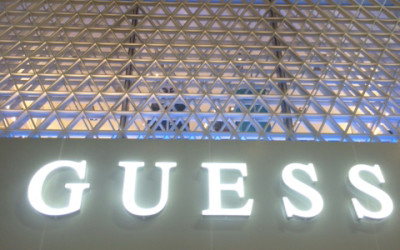 「GUESS（ゲス） 渋谷」がオープン　続いて「GUESS 原宿」も
