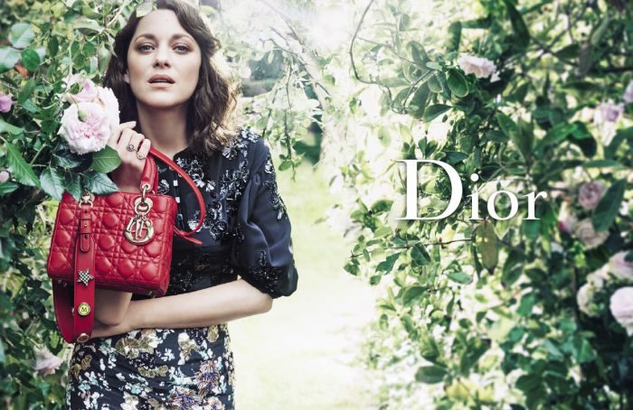 マリオン・コティヤールがミューズ　「Lady Dior（レディ ディオール）」2017年クルーズコレクション