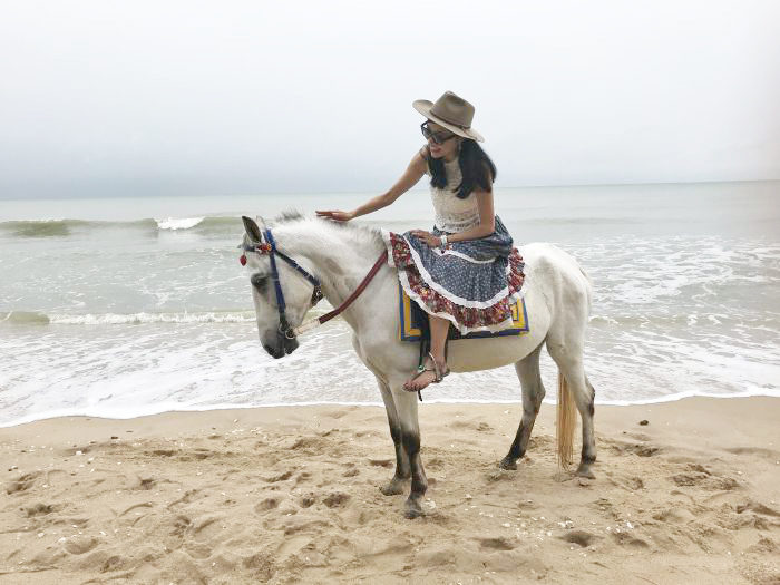 タイ「ホアヒン→バンコク」で冬休みを満喫　ビーチで乗馬も体験