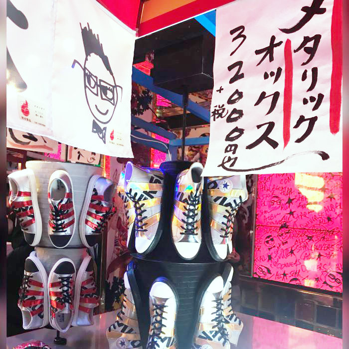 「AVANT CONVERSE（アヴァン コンバース）」のラストコレクション＠新宿・歌舞伎町ロボットレストラン