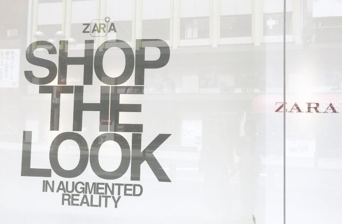 ZARA AR（拡張現実）「SHOP THE LOOK」を体験　スマホを向けるとモデルが登場