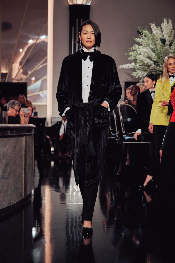「Ralph Lauren（ラルフ ローレン）」、2019-20年秋冬ウィメンズコレクション　ブラックタイの着こなしを提案