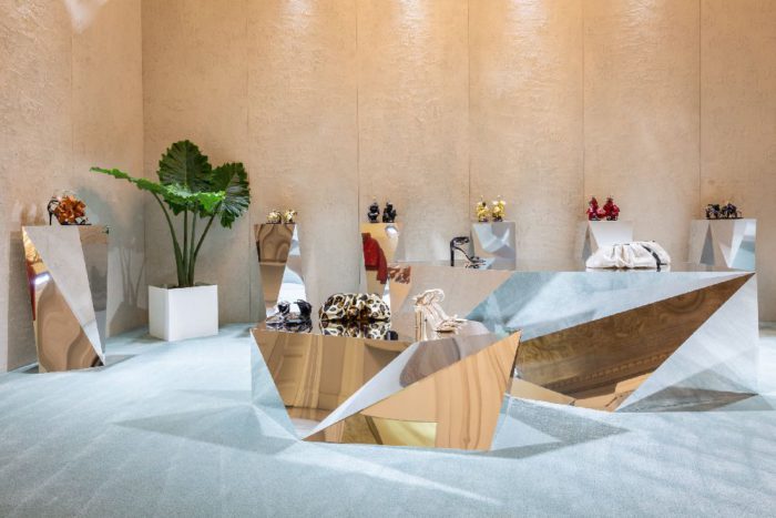 「GIUSEPPE ZANOTTI（ジュゼッペ ザノッティ）」、2020年春夏コレクション発表　透明アッパーの「消えるヒール靴」登場