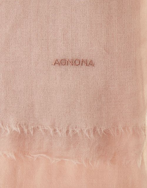 「AGNONA（アニオナ）」、スカーフのポップアップストアを阪急うめだ本店で開催