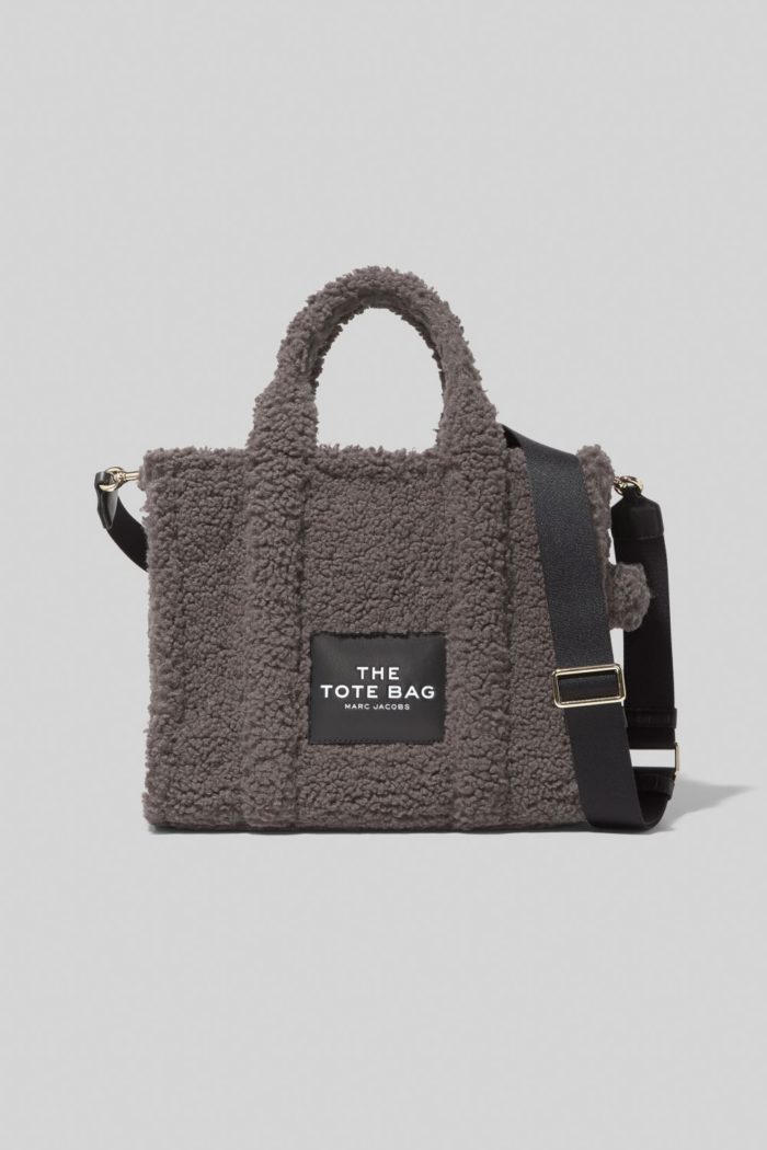「THE MARC JACOBS（ザ マーク ジェイコブス）」の「THE TEDDY SMALL TRAVELER TOTE BAG」が登場