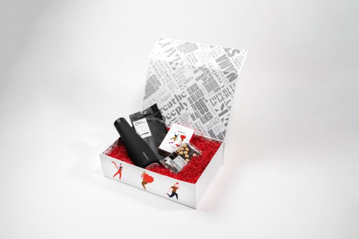 ウェアやスカーフ、チョコを詰め合わせたヘルシーギフト　「lululemon（ルルレモン）」、バレンタインボックスを発売