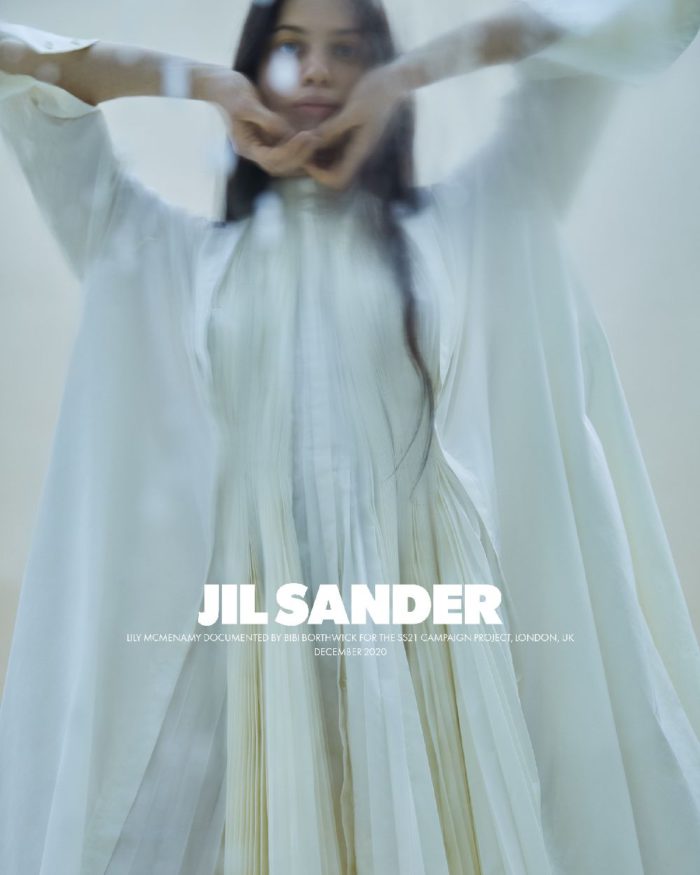 テーマは「触れ合い」　「JIL SANDER（ジル サンダー）」、2021年春夏シーズンのキャンペーンイメージを発表