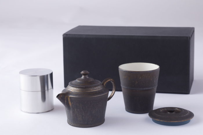 坂本龍一 旅先用煎茶道具セット 写真：katsuo takashima