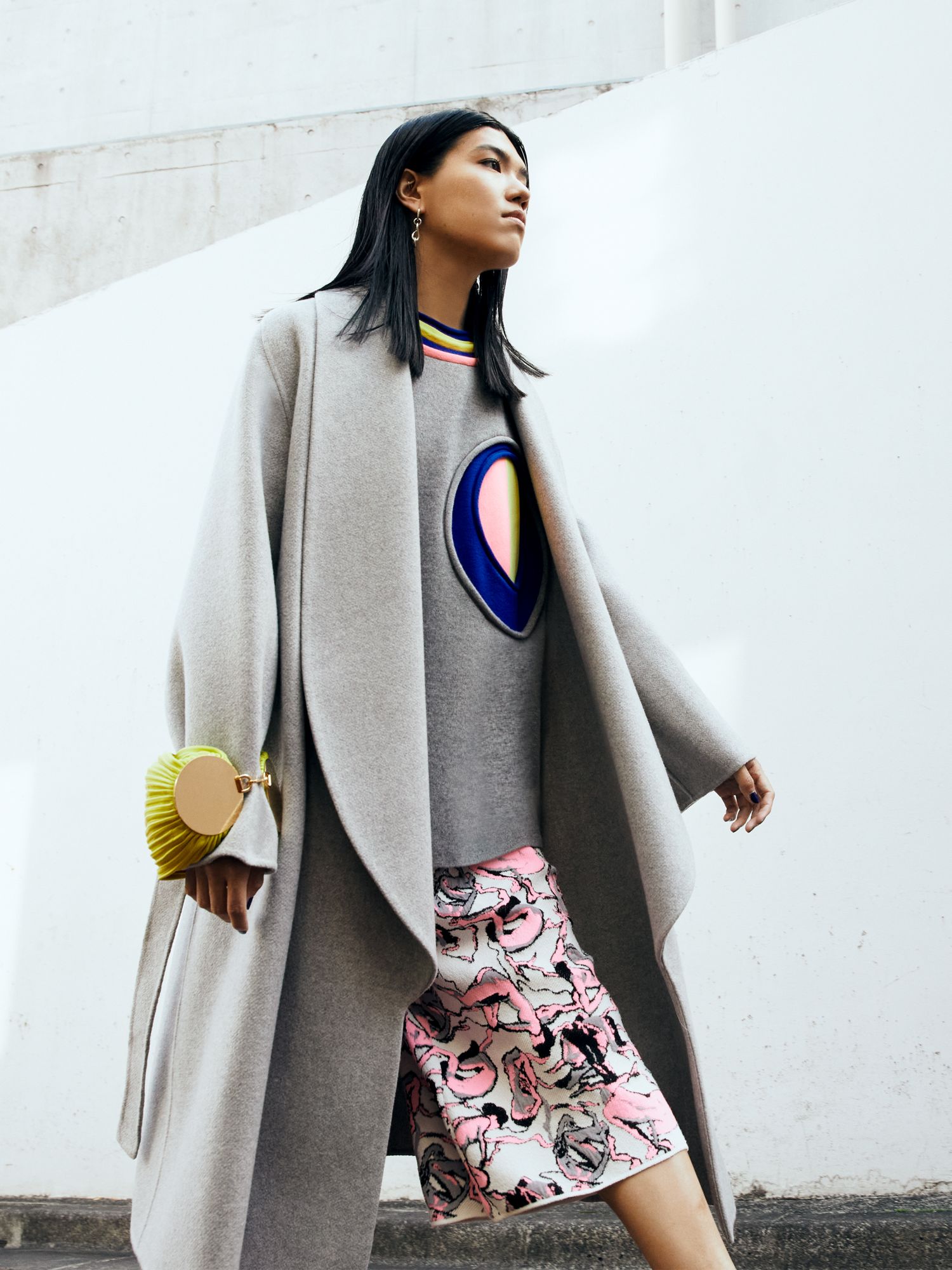 夏木マリや中村アンを起用 「LOEWE（ロエベ）」、2022春夏プレコレクションのコート キャンペーンのビジュアルを発表 | fashion