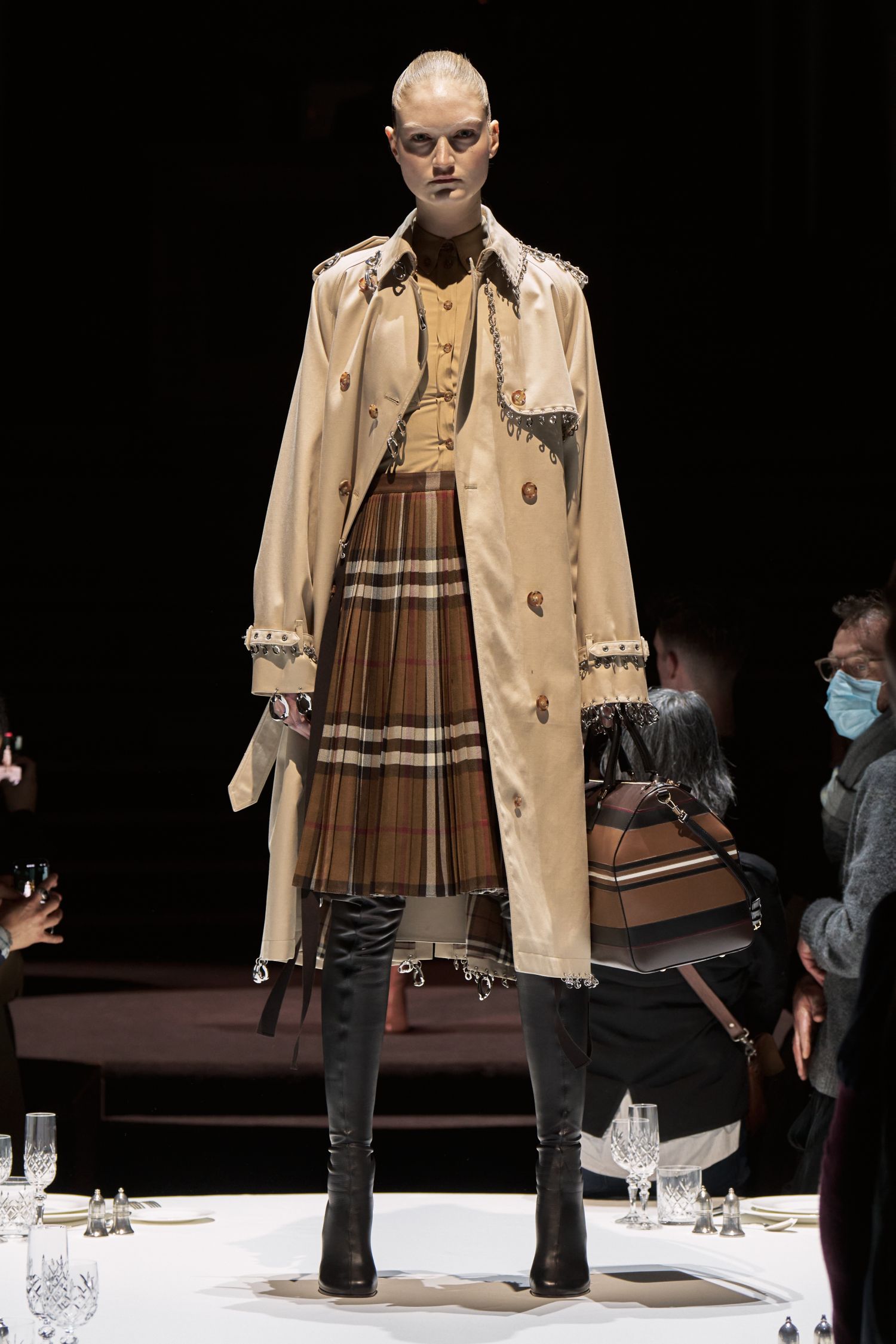 BURBERRY（バーバリー）」、2022-23年秋冬コレクションを発表 英国