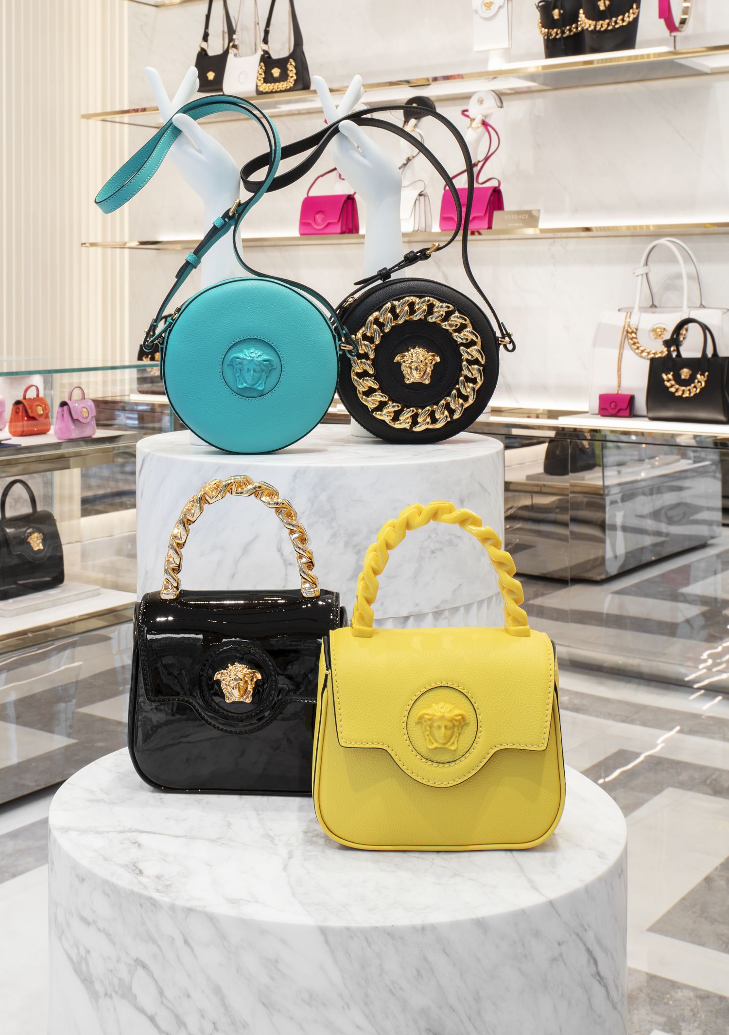 VERSACE（ヴェルサーチェ）」、ヴェルサーチェ銀座並木店を