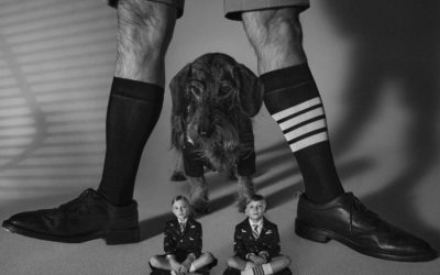 トムの愛犬が巨大化　「THOM BROWNE（トム ブラウン）」、スプリングチルドレンズウェアのキャンペーンを発表　ジュード・ヒルを起用