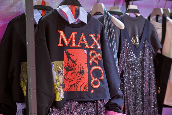 「MAX&Co.（マックス アンド コー）」、『ベルサイユのばら』とコラボ　カプセルコレクション「レディ オスカル（LADY OSCAR）」を発表