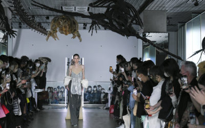 「YOHEI OHNO（ヨウヘイ オオノ）」、2023年春夏コレクションを発表　官能的でランジェリーライク　