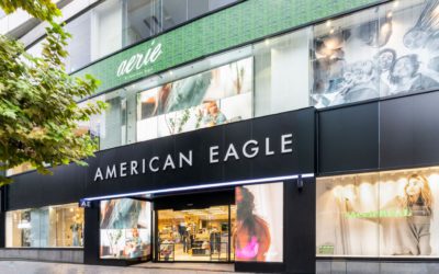「American Eagle Outfitters（アメリカン イーグル アウトフィッターズ）」、東京・渋谷に初の旗艦店をオープン　1、2階で別のブランド構成