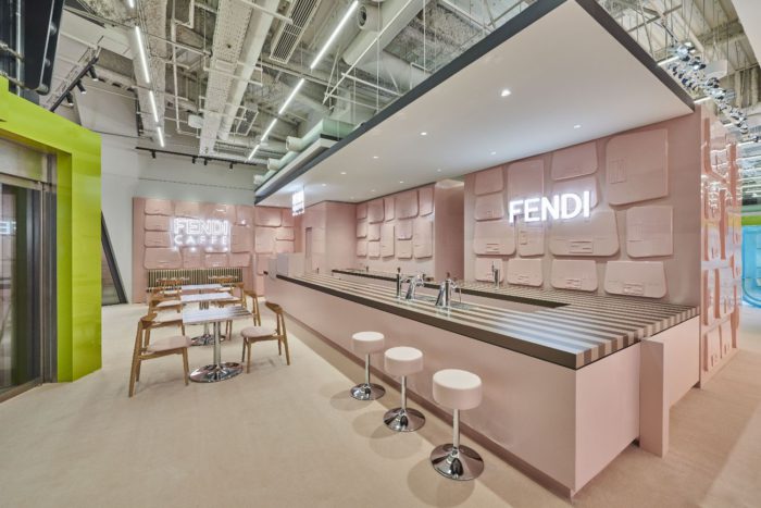 「FENDI（フェンディ）」、「バゲット（Baguette）」25周年でポップアップイベントを開催　「フェンディ カフェ」もオープン