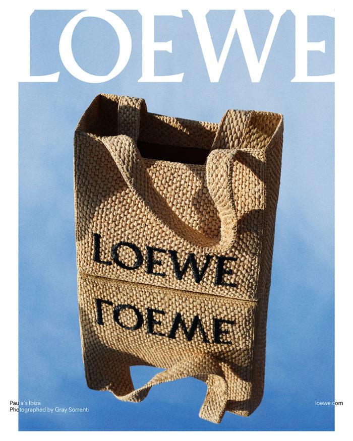 「LOEWE（ロエベ）」、「パウラズイビザ」コレクションを発売　「フォントトート」と「ペタルバスケット」が仲間入り