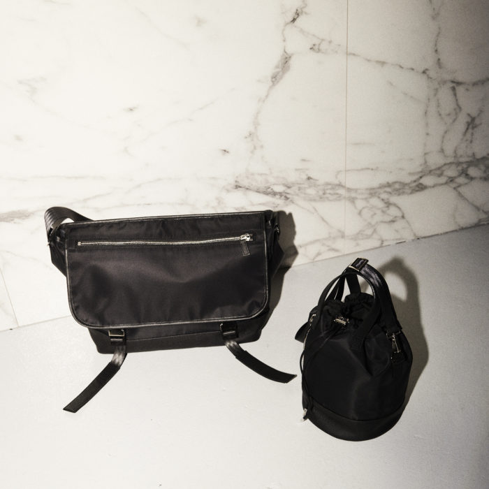 「Manhattan Portage BALCK LABEL」と「CINOH（チノ）」のコラボバッグ2型を発売