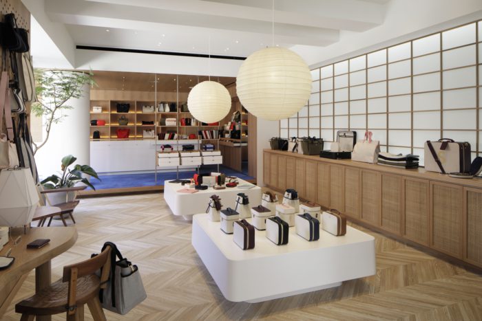 「L/UNIFORM（リュニフォーム）」、東京・青山に新旗艦店をオープン　Wonderwallがデザインを担当