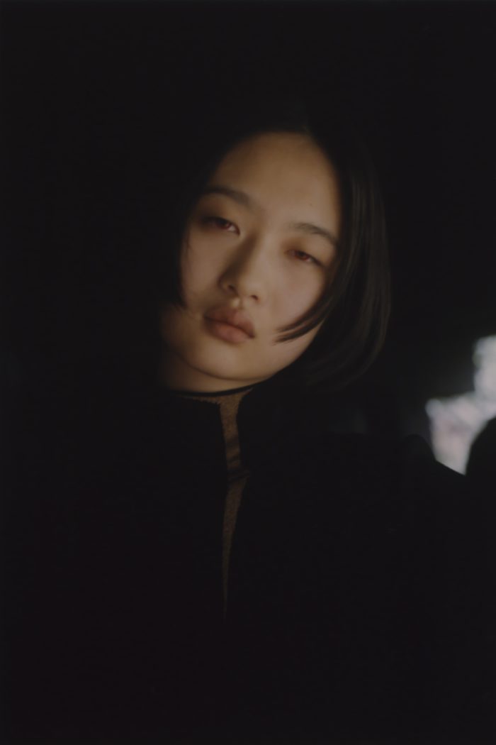 「Mame Kurogouchi（マメ クロゴウチ）」、2024-25年秋冬コレクション「Fragments」のキャンペーンを公開　工芸の美が装いに