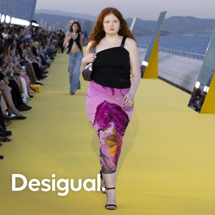 「Desigual（デシグアル）」、2025年春夏コレクションのファッションショーをバルセロナで開催