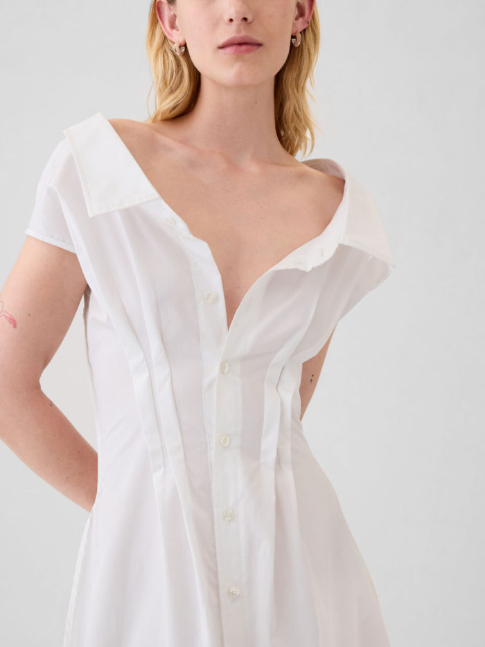 「Gap（ギャップ）」、ホワイトシャツドレスを発売　アン・ハサウェイ向けに特注