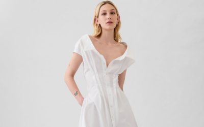 「Gap（ギャップ）」、ホワイトシャツドレスを発売　アン・ハサウェイ向けに特注　ザック・ポーゼンがデザイン
