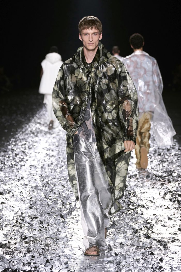 「Dries Van Noten（ドリス・ヴァン・ノッテン）」、2025年春夏メンズコレクションを発表