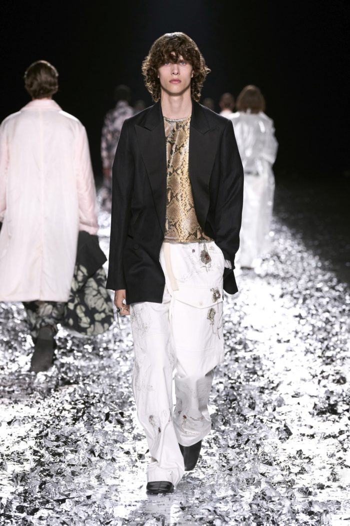 「Dries Van Noten（ドリス・ヴァン・ノッテン）」、2025年春夏メンズコレクションを発表