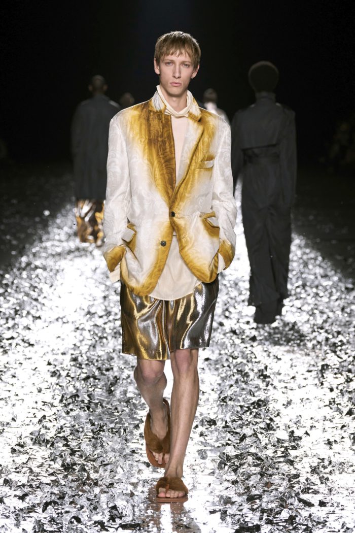 「Dries Van Noten（ドリス・ヴァン・ノッテン）」、2025年春夏メンズコレクションを発表