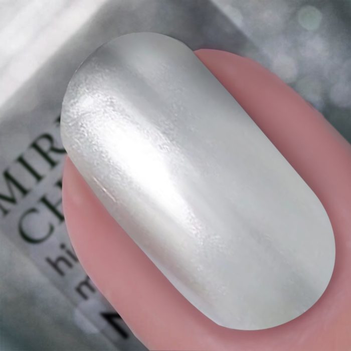 NAILS INC（ネイルズ インク）、レザーの質感とミラーの輝き