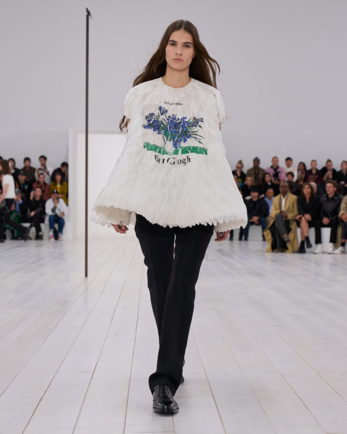 「LOEWE（ロエベ）」、2025年春夏コレクションを発表