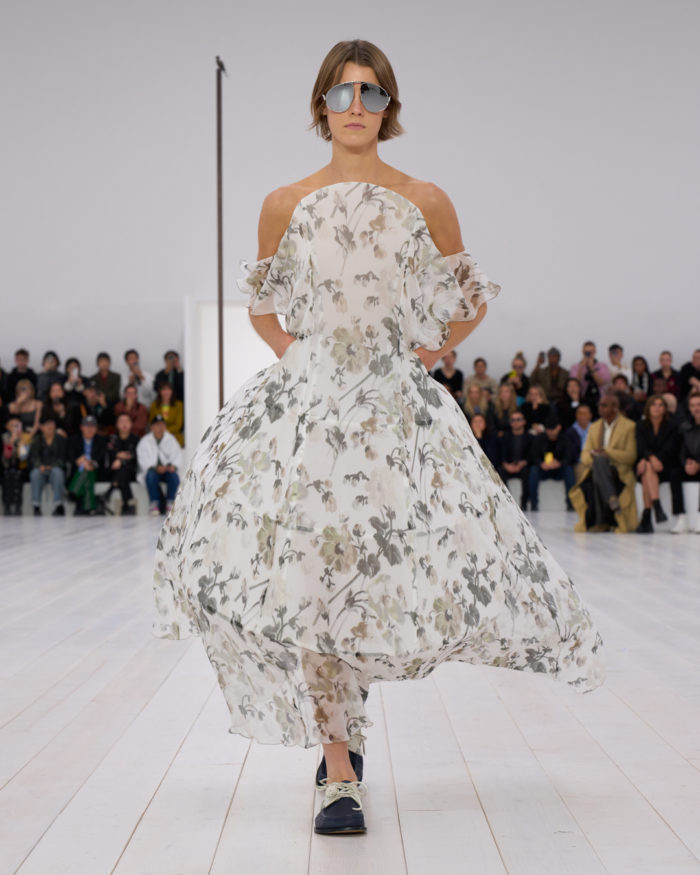 「LOEWE（ロエベ）」、2025年春夏コレクションを発表