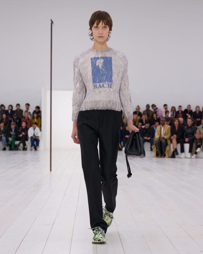 「LOEWE（ロエベ）」、2025年春夏コレクションを発表