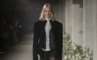 「ANN DEMEULEMEESTER（アン・ドゥムルメステール）」、2025年春夏コレクションを発表　ロマンティックな儚げさとロックなムード