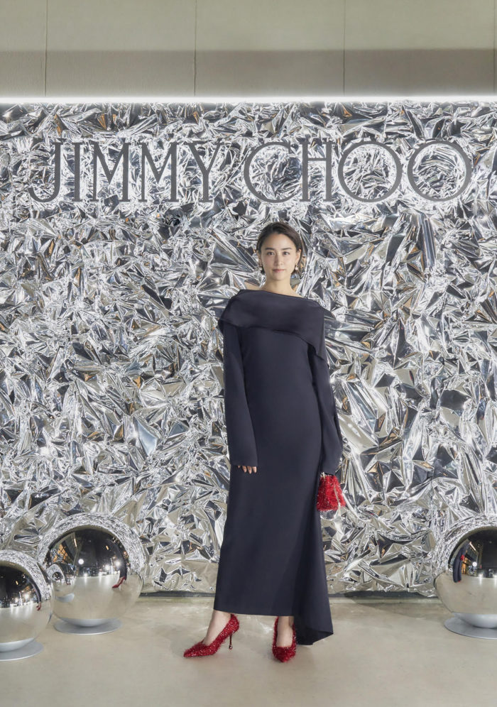 「JIMMY CHOO（ジミー チュウ）」、ホリデーインスタレーション「JIMMY CHOO Silver Garden」を東京・銀座でスタート　