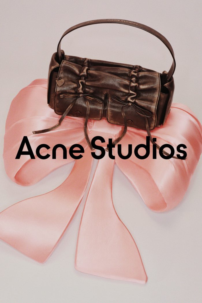 「Acne Studios（アクネ ストゥディオズ）」、「Year of the Snake」コレクションを発表　ブランドアンバサダーのサンドラ・マーを起用