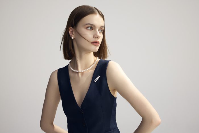 TASAKI、「balance」シリーズの新作ブローチ「バランス シグネチャー」を発売