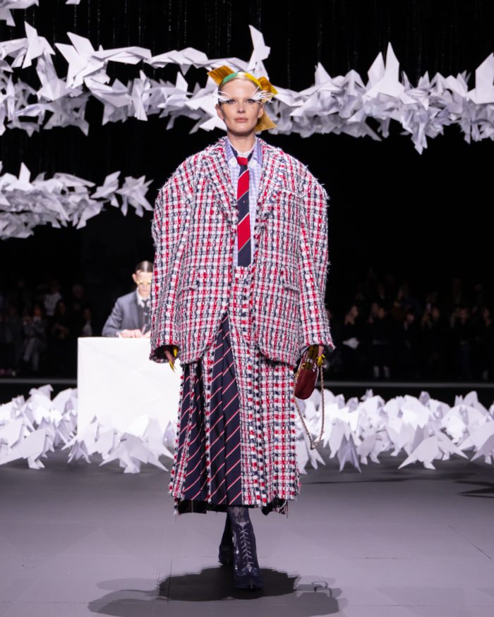 「THOM BROWNE（トム ブラウン）」、2025-26年秋冬コレクションを発表