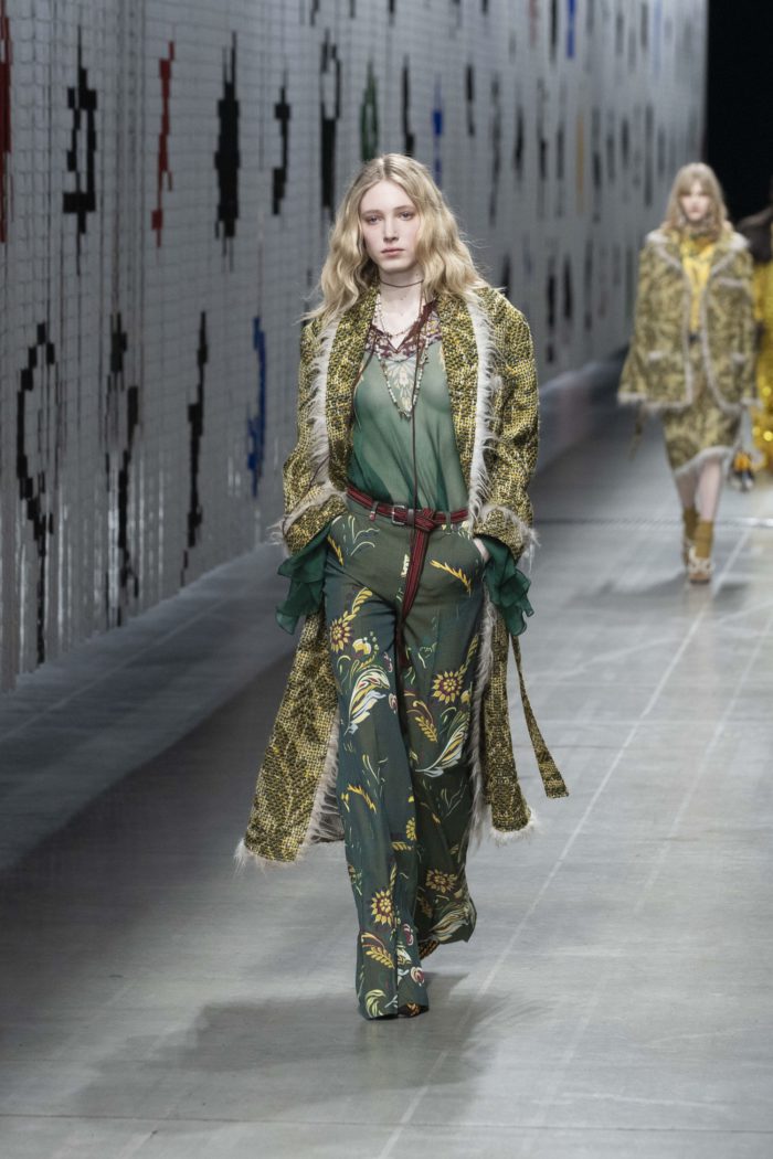 「ETRO（エトロ）」、2025-26年秋冬ウィメンズコレクションを発表