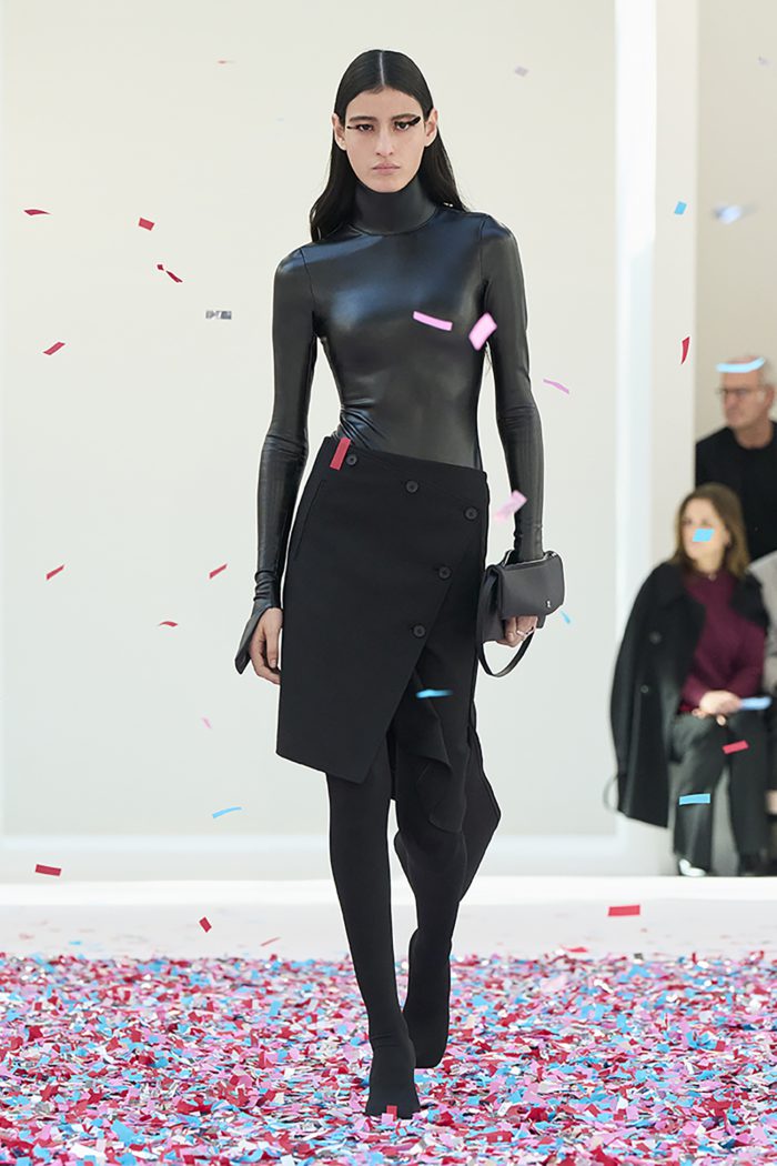 「Courrèges（クレージュ）」、2025-26年秋冬コレクションを発表