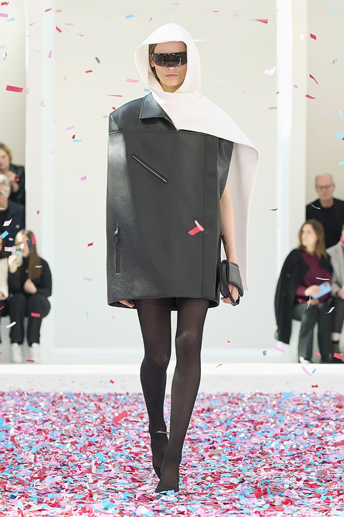 「Courrèges（クレージュ）」、2025-26年秋冬コレクションを発表