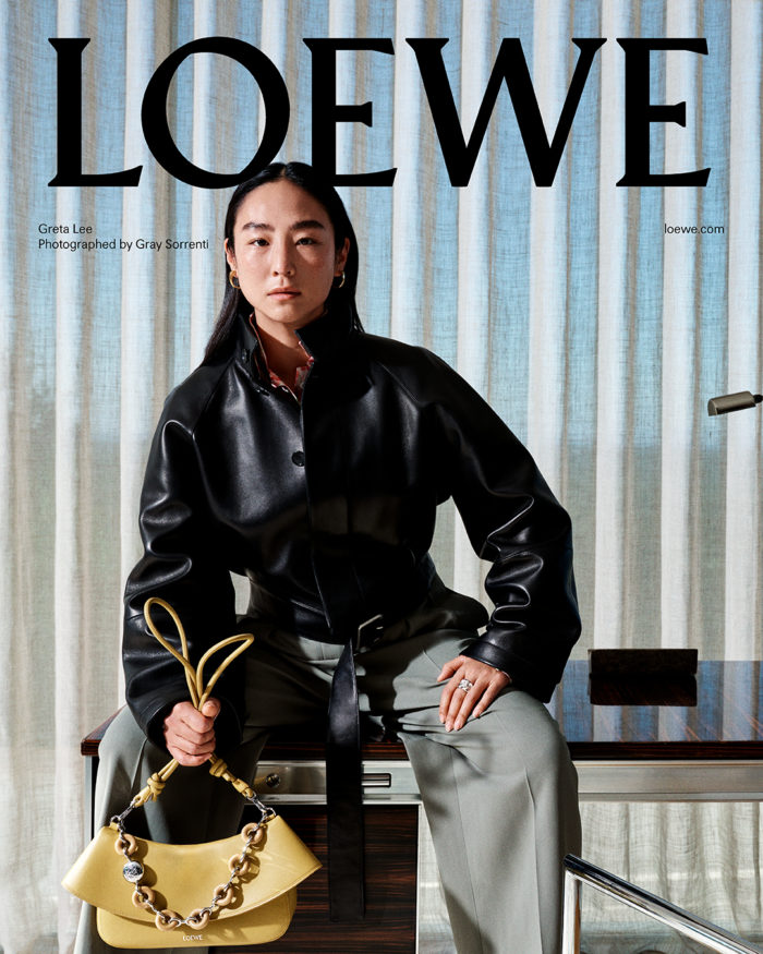「LOEWE（ロエベ）」、2025年秋冬プレコレクションのキャンペーンを公開　シグネチャーバッグに新たな色・素材