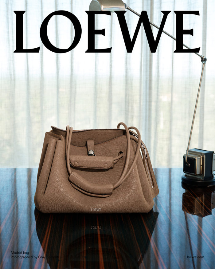 「LOEWE（ロエベ）」、2025年秋冬プレコレクションのキャンペーンを公開　シグネチャーバッグに新たな色・素材