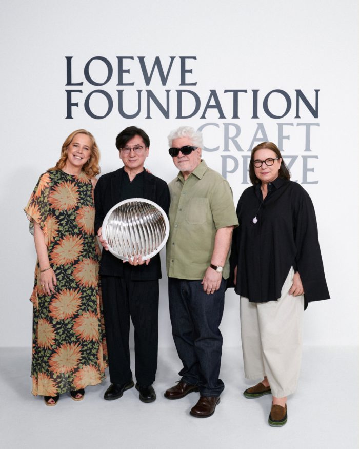 「LOEWE（ロエベ）」、LOEWE FOUNDATION Craft Prize 2025の大賞を決定　受賞作は青木邦眞氏のテラコッタ彫刻