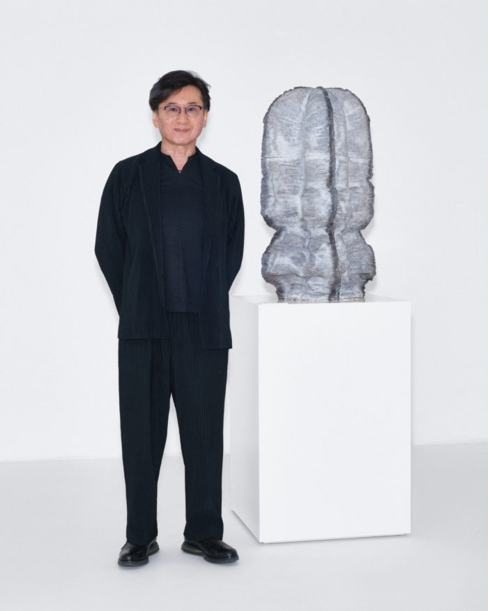 「LOEWE（ロエベ）」、LOEWE FOUNDATION Craft Prize 2025の大賞を決定　受賞作は青木邦眞氏のテラコッタ彫刻