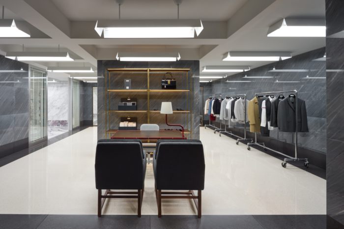 「THOM BROWNE（トム ブラウン）」、東京・銀座に旗艦店をオープン　メイド トゥ オーダーを提供
