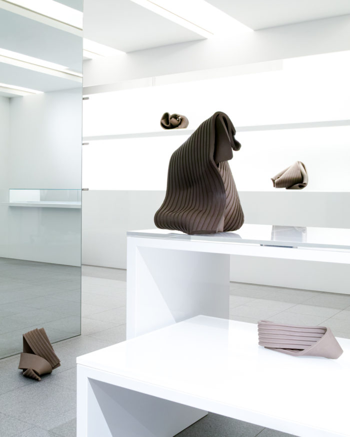 ISSEY MIYAKEの特別展示「[N]either [N]or」