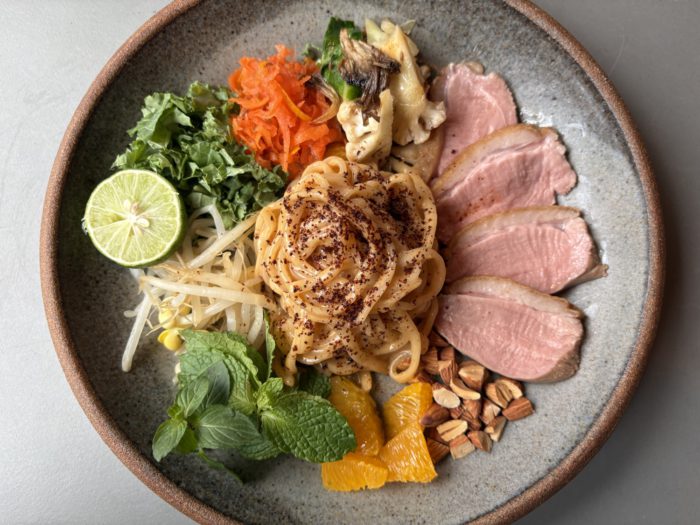 高円寺に五感で味わうアジア料理ビストロ「p.i stand（ピアイ スタンド）」