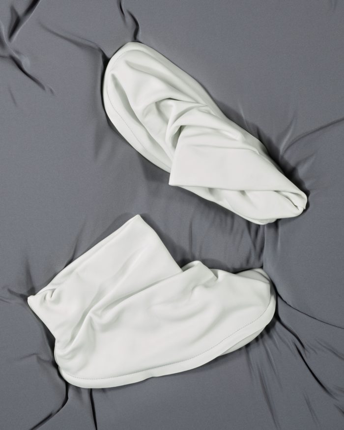 「ISSEY MIYAKE（イッセイ ミヤケ）」、「Camper（カンペール）」とパートナーシップ　初のコラボシューズ「Peu Form」発売